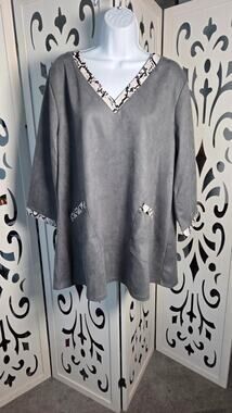 Attitudes by Renee Faux Suede Tunic Top XL Gray V-Neck Snakeskin Trim Pocket NWT
